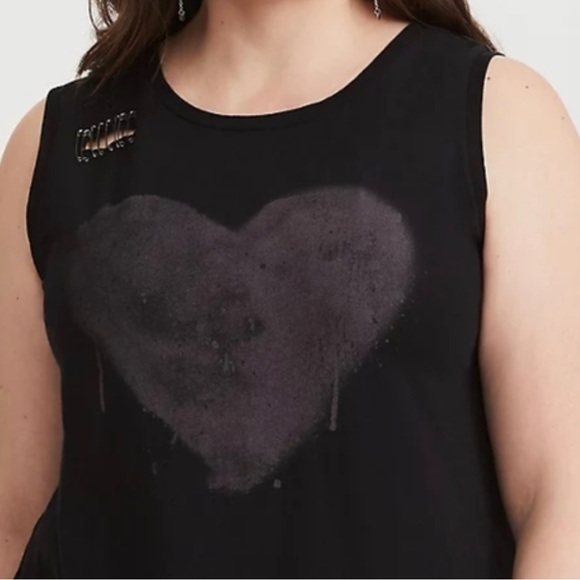 Deconstructed black tee with heart torrid size 4 - Picture 1 of 5